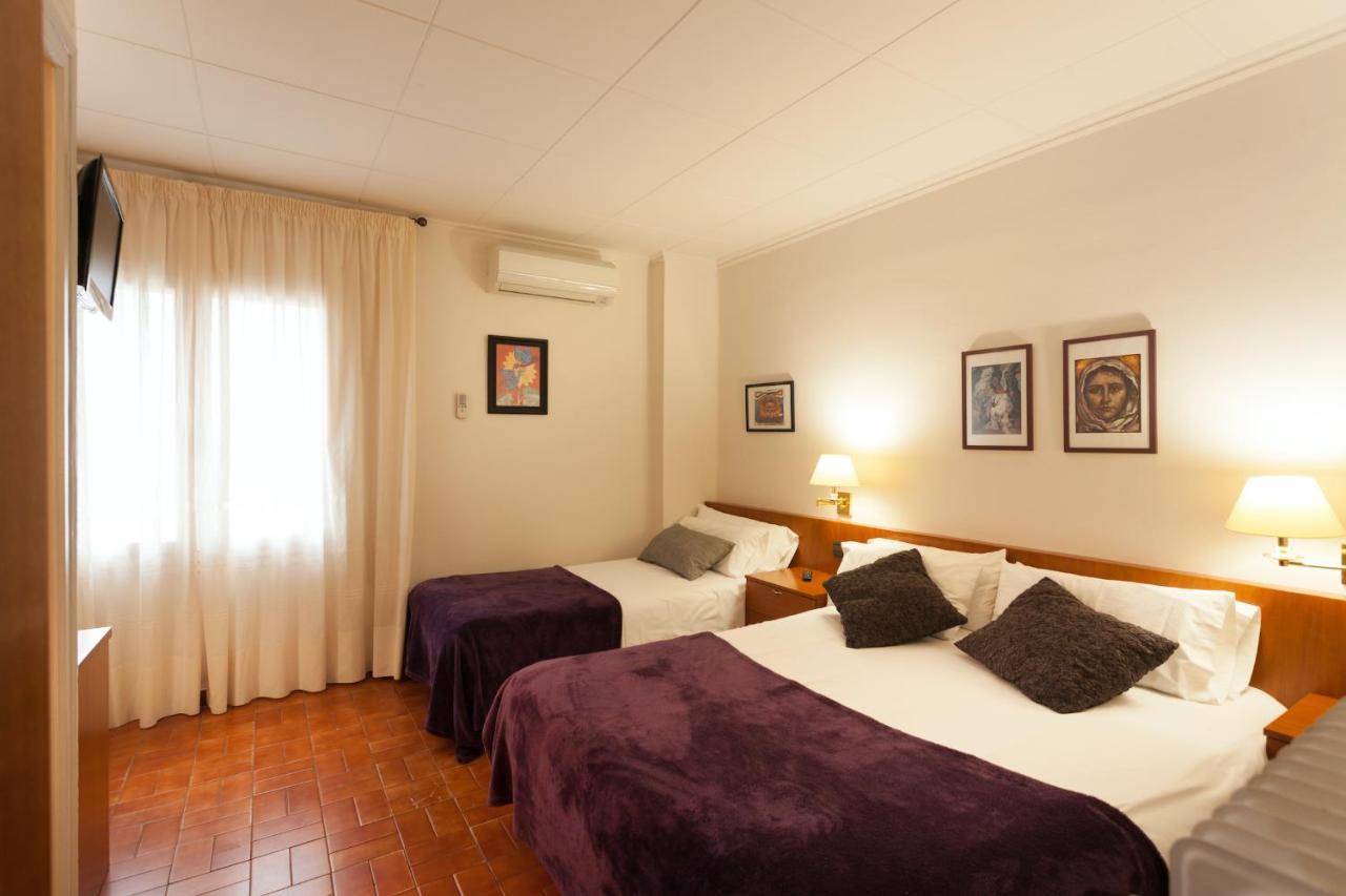 Hostal Restaurant Roma Cubells 외부 사진